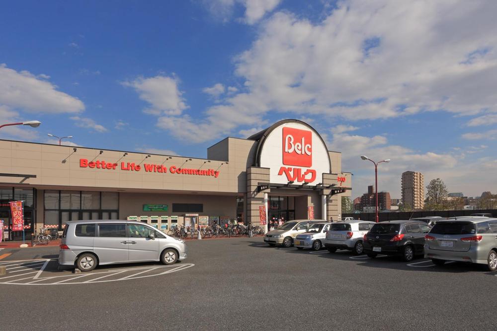 Shopping centre. 10m until Berg Kawagoe Higashida the town shop