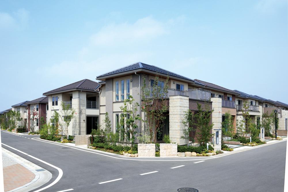 Local appearance photo.  [appearance] Attention to detail, Including appearance design (sale completed dwelling unit) <local cityscape photos (part sale already a profound sense of enhanced design properties / July 2013 shooting)>