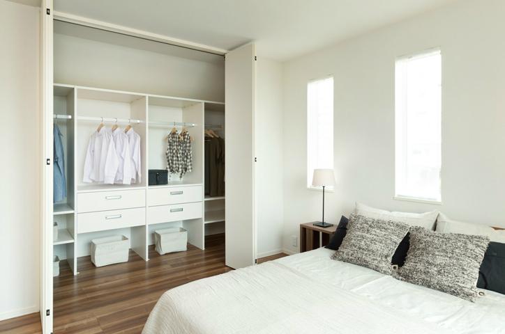 Non-living room.  [Comfort Closet] It stuck to the "cause" and "Spending" "King closet", etc., Easy-to-use storage space.  ※ Published photograph of is all sale already dwelling unit. 