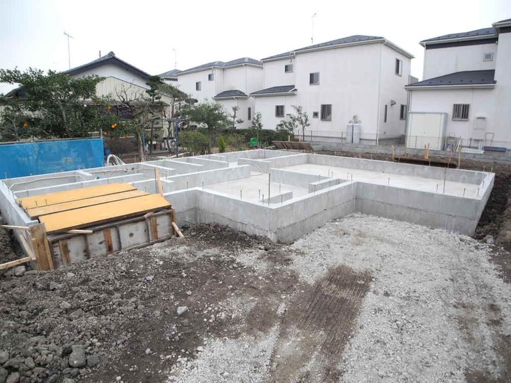 Local appearance photo. Local (12 May 2013) Shooting