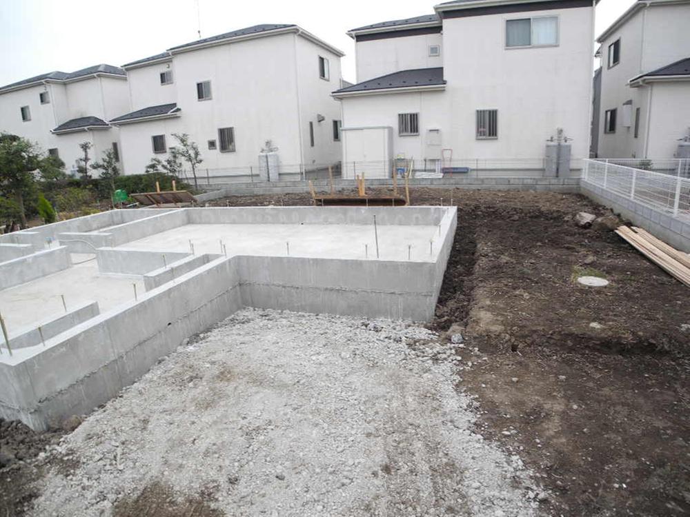 Local appearance photo. Local (12 May 2013) Shooting