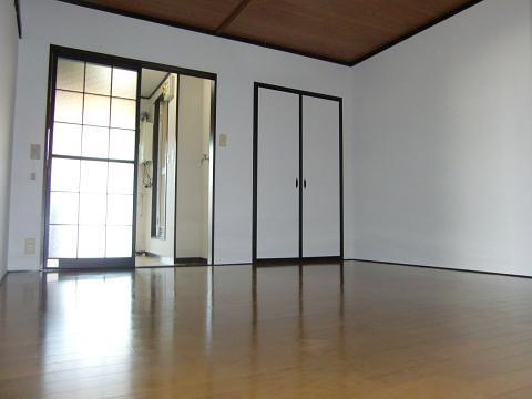 Living and room. Room 1