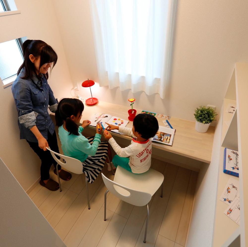 Other. Family space on the second floor floor, Multi-purpose space for use with family. On the shelf in the aside, It is may be decorated with such as photos and books in the feelings of the family. We will continue to spread wheel of the parent-child conversations and communications from this location.