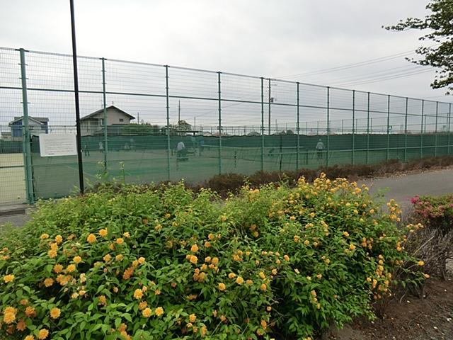 park. 1295m to the castle park