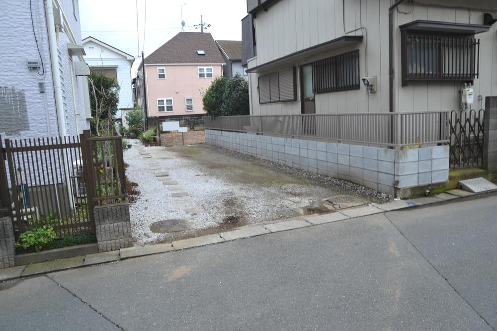 Local photos, including front road. Local (10 May 2013) Shooting