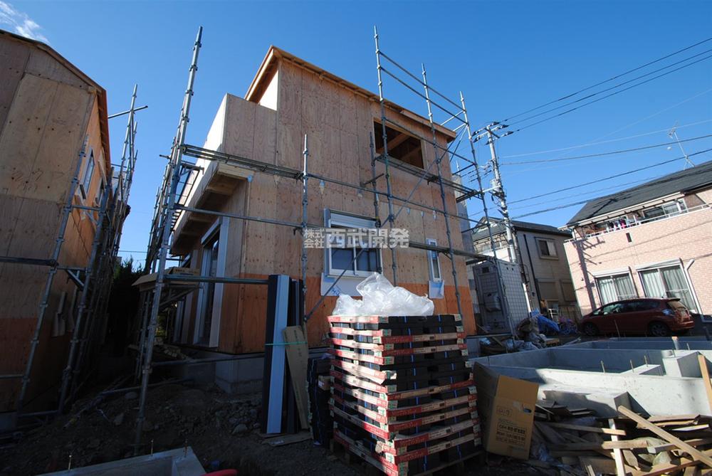 Local photos, including front road. Local (12 May 2013) Shooting