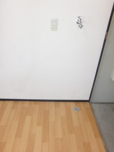 Other. Indoor Laundry Storage