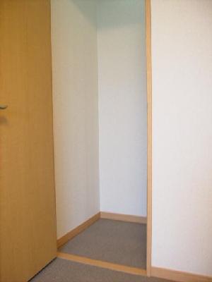 Receipt. Plenty of storage closet