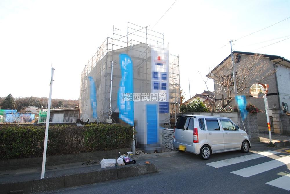 Local photos, including front road. Local (12 May 2013) Shooting