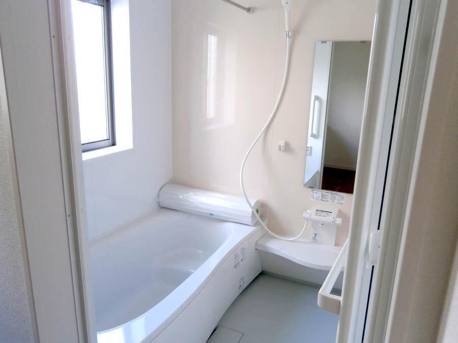 Bathroom. Was building completed. Such as the actual image from per yang, We have to wait all the time so you can see directly.