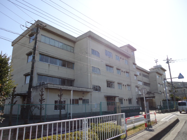 Primary school. 826m to Kawagoe Municipal Terao elementary school (elementary school)