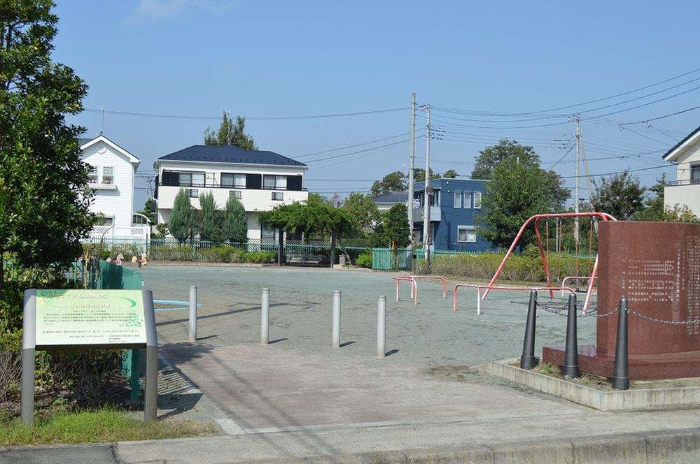 park. The rest of your walk in the 650m families to Fujiki-cho, the second park. 