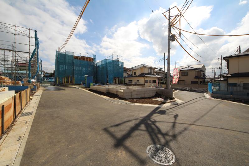 Local photos, including front road. Local (10 May 2013) Shooting