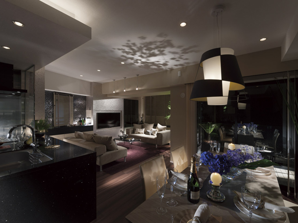 Living.  [Living ・ Dining] Living to be able to spend a fun gatherings time of family ・ dining. Size of the room is the pride. Home party can enjoy invited guest. (Following the indoor photos including some paid options model Room M type menu plan (free of charge), Both the application deadline Yes)