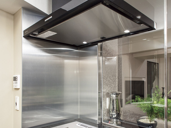 Kitchen.  [Kitchen Panel] On the front of the gas range, Established the enamel kitchen panel. Strongly so is easy to clean the oil and heat, Dirt will Otose in quickly people wipe.  ※ Optional specifications