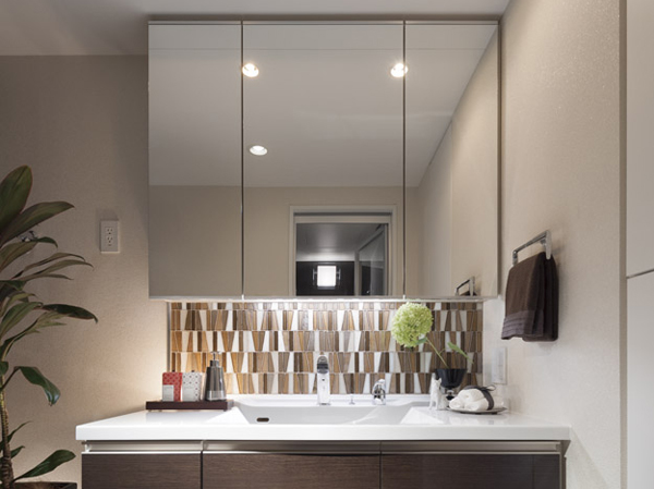 Bathing-wash room.  [Powder Room] Powder Room of sophisticated design. Is alive also sticking to the storage capacity and cleanliness.