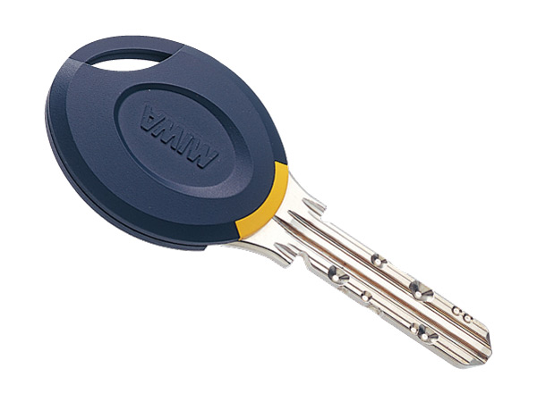 Security.  [Non-contact key leader] Only holding the key to the sensor of the entrance set entrance machine, You can easily unlock. That it is easy to unlock, even while holding the luggage such as shopping the way home.  ※ It has been established entrance set entrance machine and in two places of the residents-only entrance and exit (same specifications)