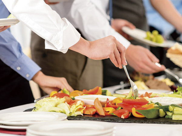 Features of the building.  [Shared space to enjoy the cuisine and events invited guest] It can rise to create a cuisine in each other friends, Shared kitchen Stadium. Because it can take advantage of as well as a party room of each event, It will also come in handy in such children birthday party. (Image photo)