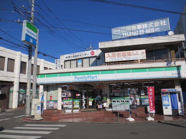 Convenience store. Family Mart (convenience store) to 200m