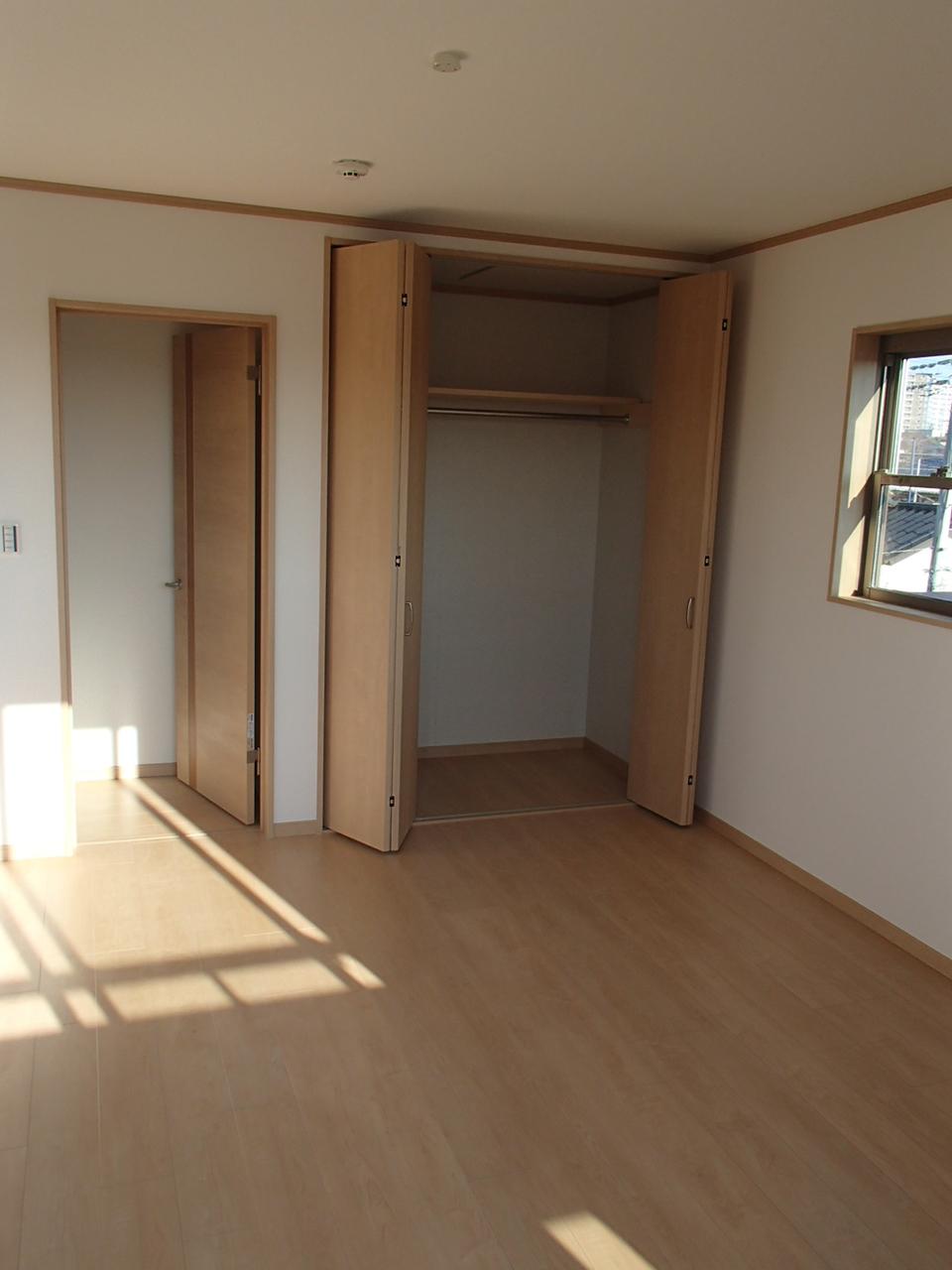 Non-living room. Indoor (12 May 2013) Shooting