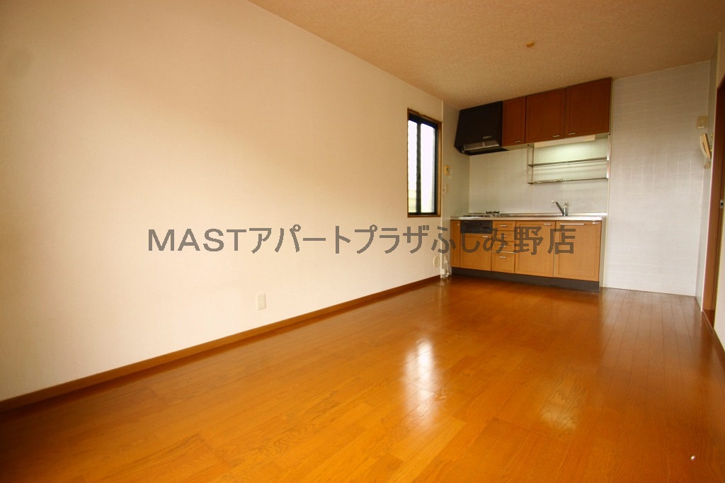 Living and room. ■ Same apartment It is similar to photo