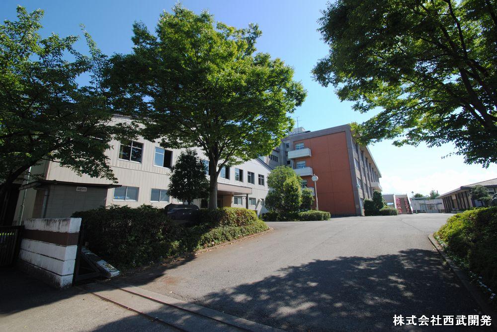 Junior high school. Kasumigaseki 1520m to the West Junior High School
