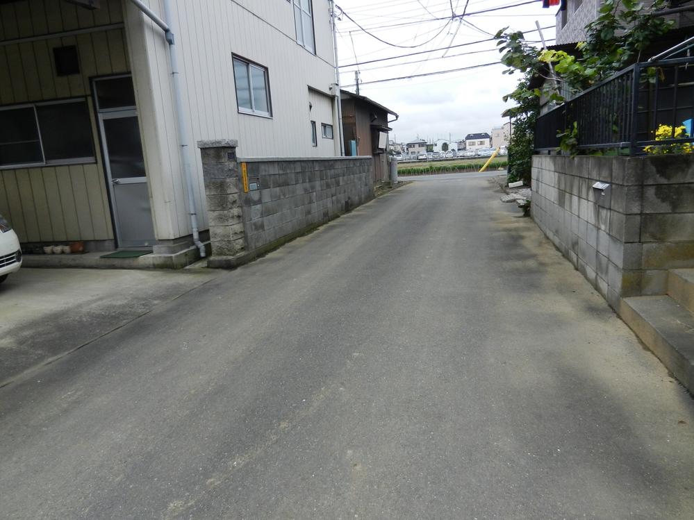 Local photos, including front road. Small car street Local (11 May 2013) Shooting