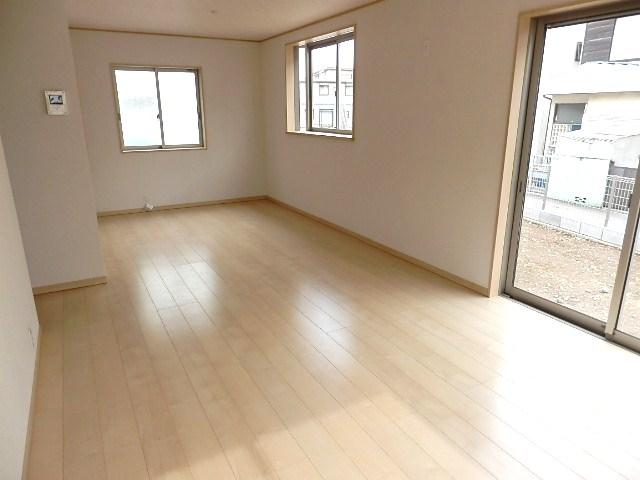 Same specifications photos (living). Same specifications