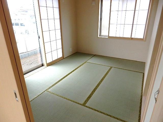 Same specifications photos (Other introspection). Same specifications