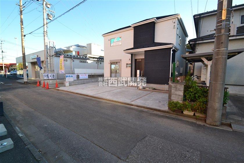 Local photos, including front road. Local (11 May 2013) Shooting