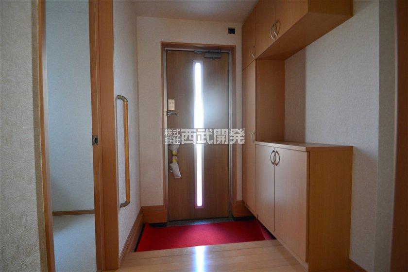 Entrance. Indoor (12 May 2013) Shooting