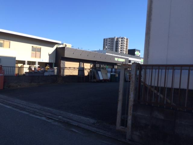 Local photos, including front road. 2013 November shooting