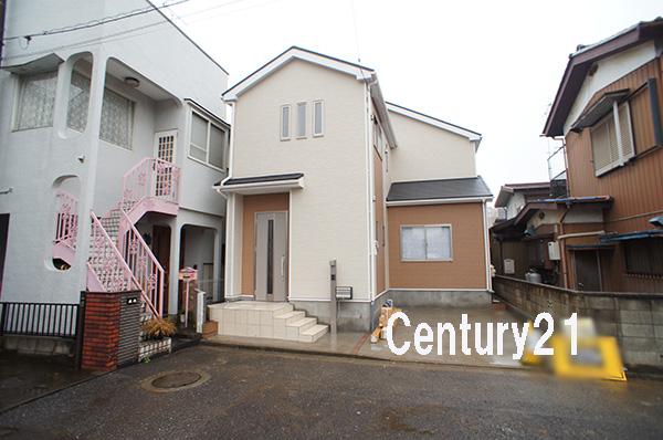 Local photos, including front road. 10 / 25 shooting