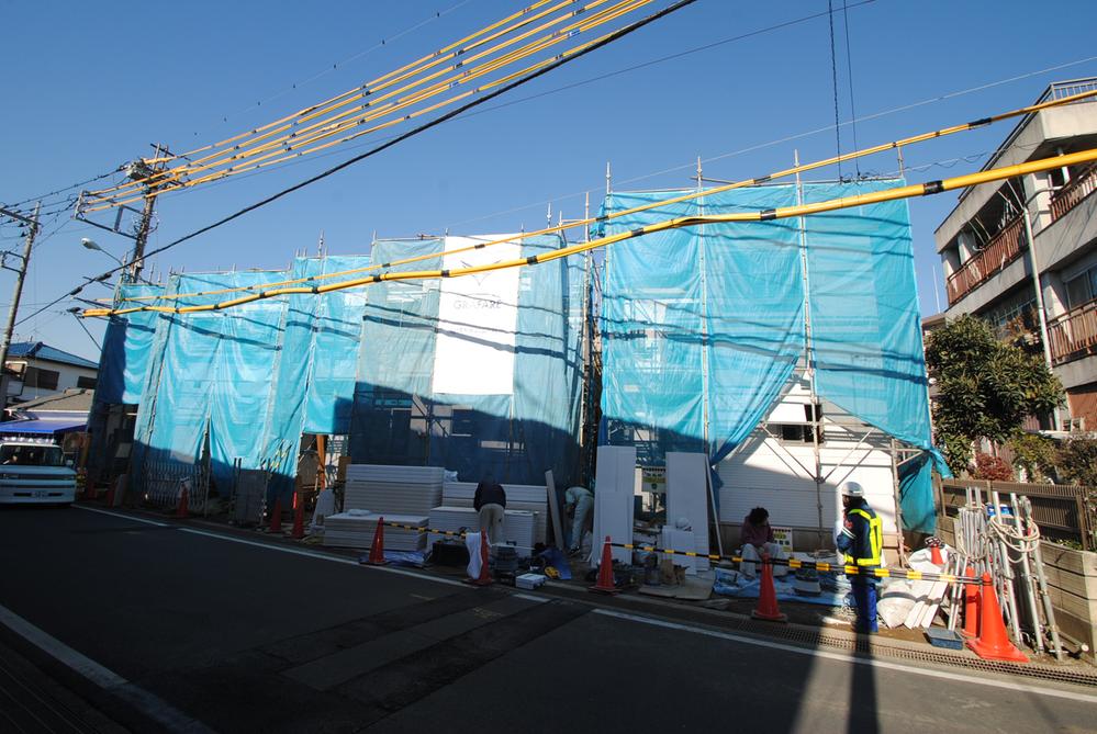 Local photos, including front road. Local (12 May 2013) Shooting