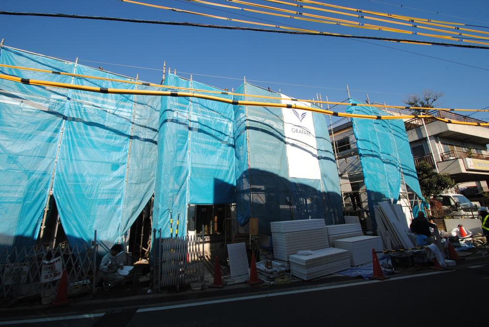 Local photos, including front road. Local (12 May 2013) Shooting Building 2