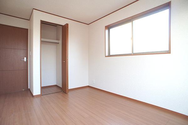 Non-living room. 1 Building