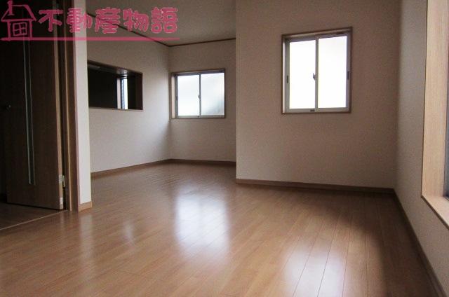 Same specifications photos (living)