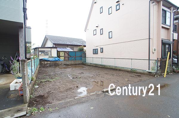 Local photos, including front road. 10 / 26 shooting Vacant lot