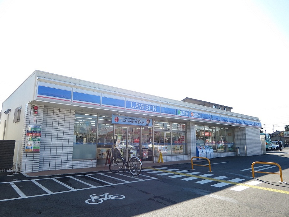 Convenience store. 1025m until Lawson Kawagoe Kasahata Ueno before the store (convenience store)