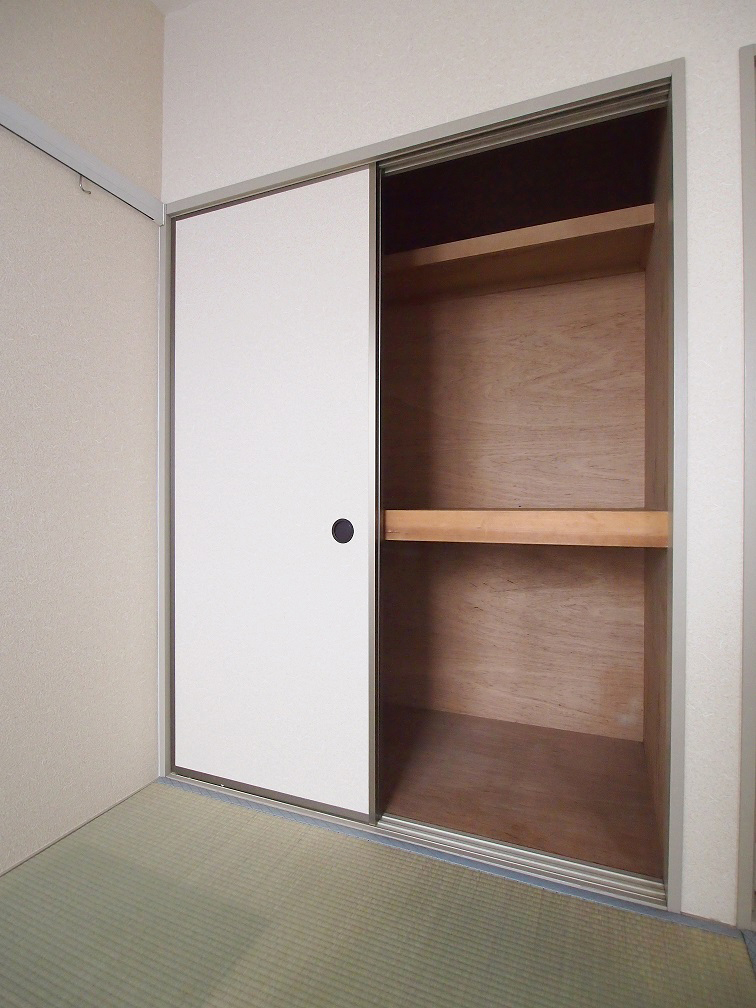 Receipt. Closet could store plenty