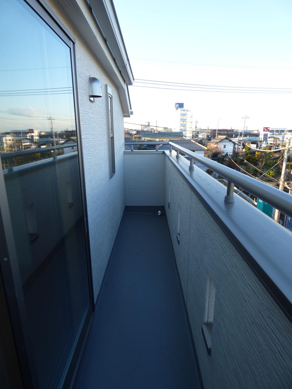 Balcony.  [balcony] (December 2013) Shooting