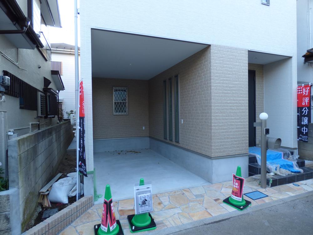 Parking lot.  [Car space] (December 2013) Shooting