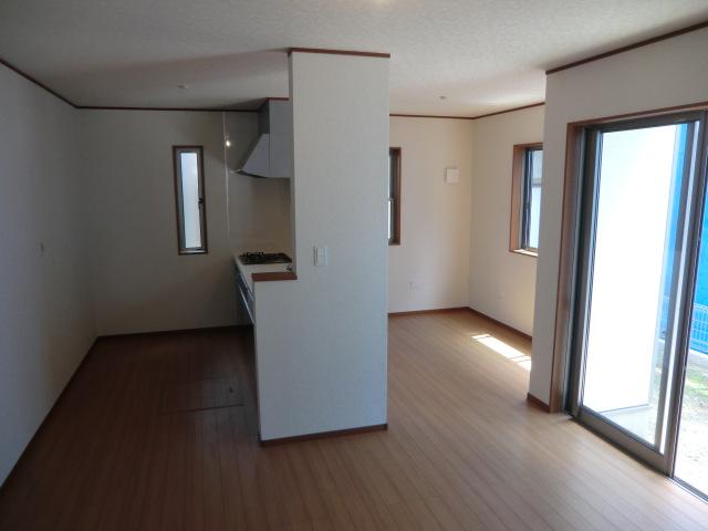 Same specifications photos (living)