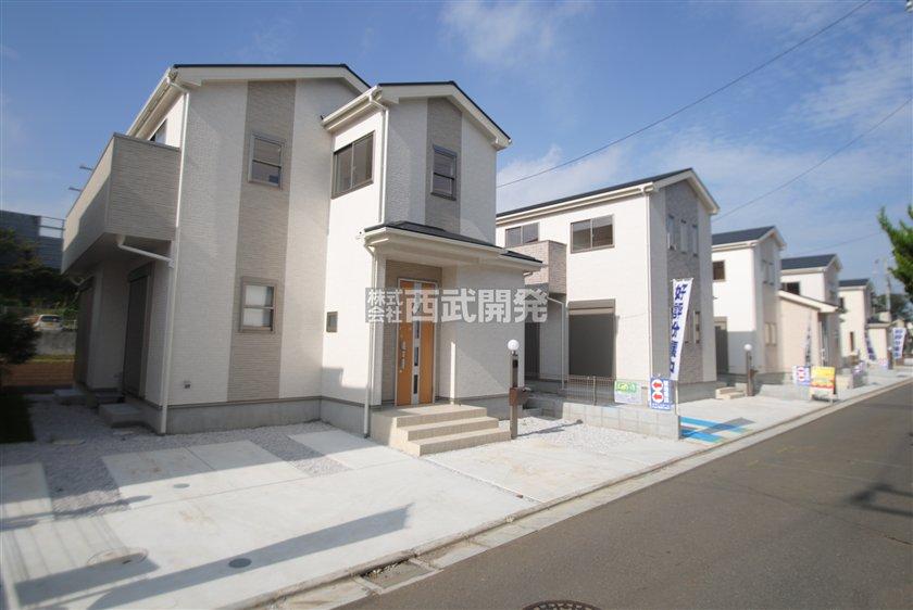 Local photos, including front road. 5 Building Local (10 May 2013) Shooting