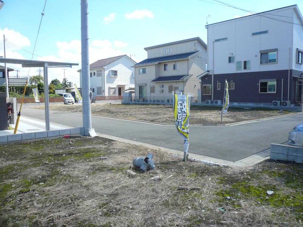 Local photos, including front road. Local (September 2013) Shooting