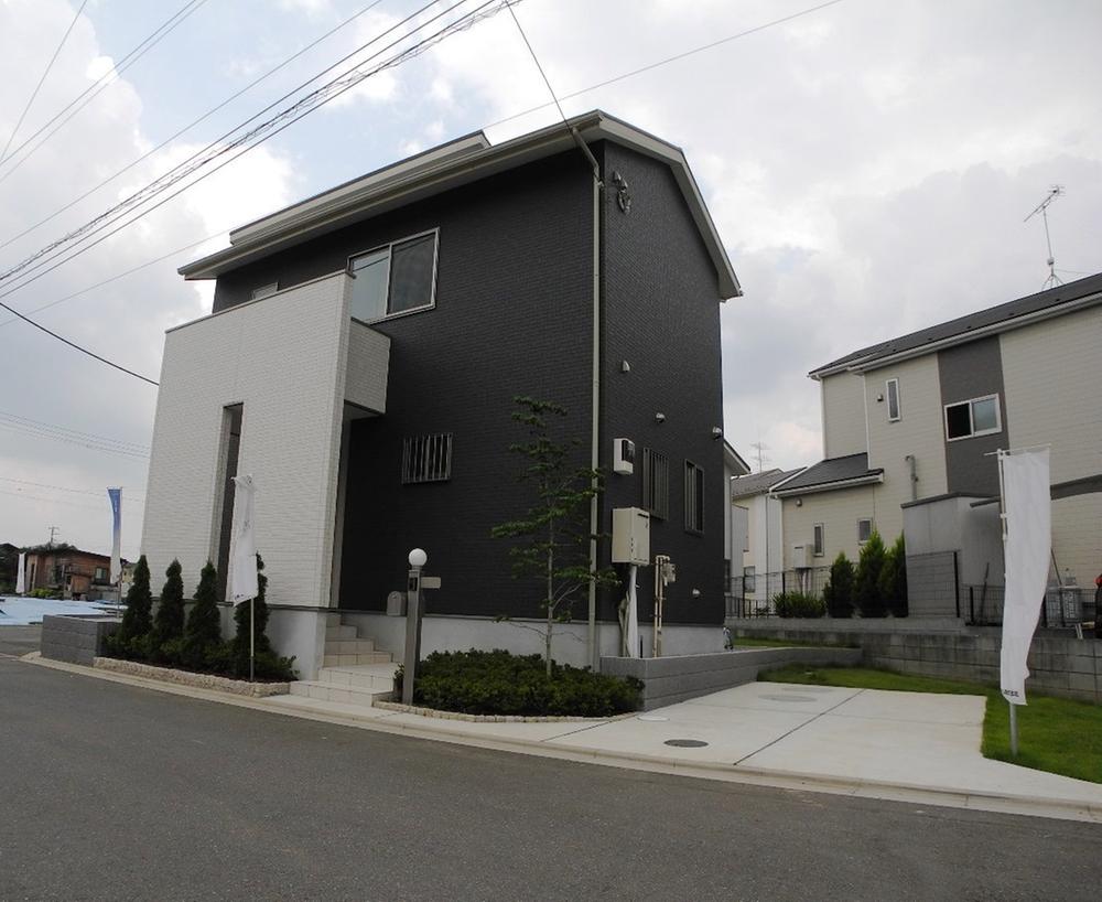 Local appearance photo. Two car space possible site (July 2013) Shooting