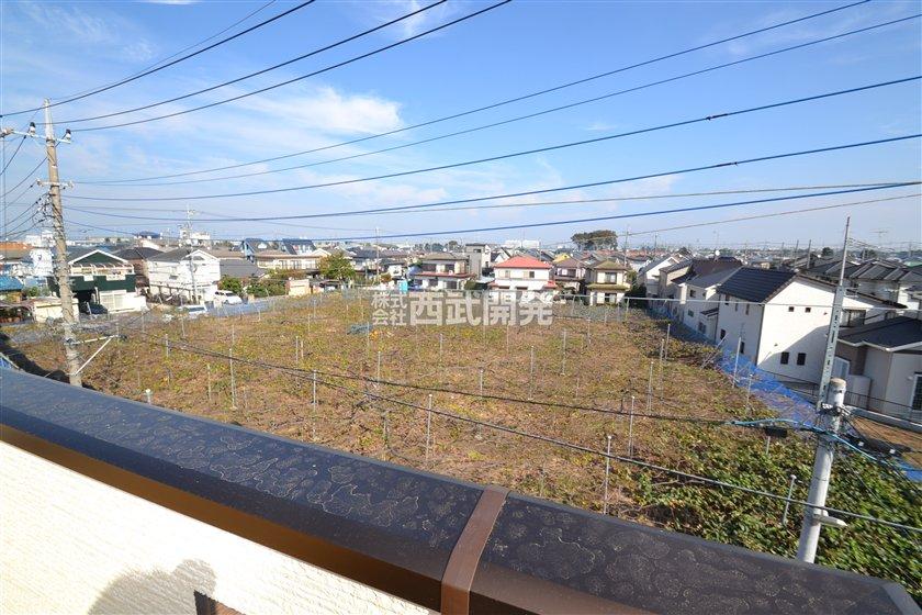 View photos from the dwelling unit. View from the site (November 2013) Shooting