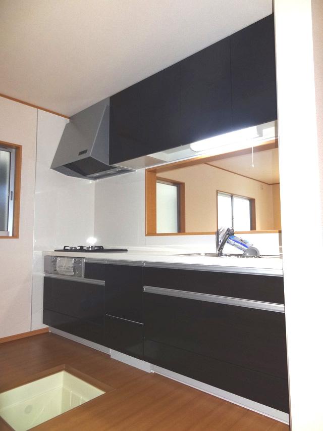 Kitchen. Indoor (10 May 2013) Shooting