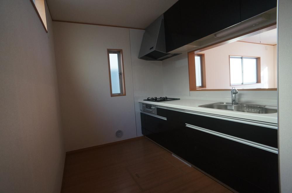 Kitchen. Indoor (11 May 2013) Shooting