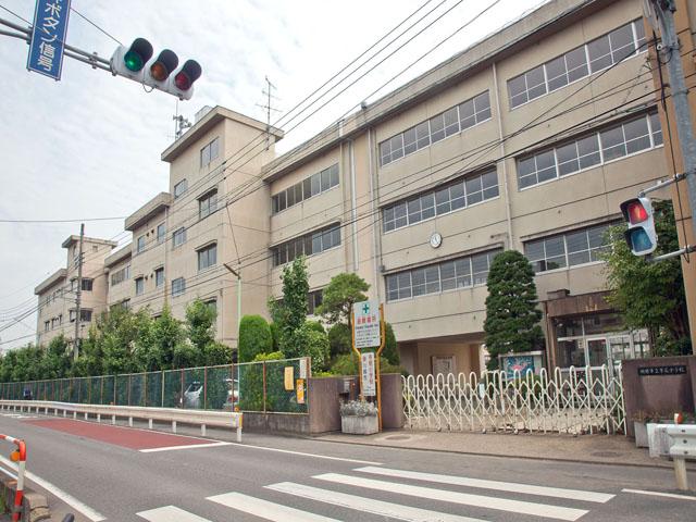 Primary school. 950m to Kawagoe Municipal Terao Elementary School